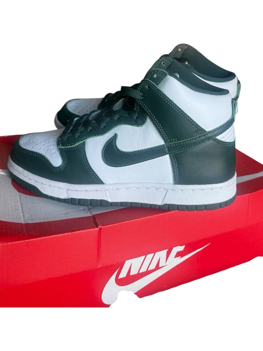 Nike Mid-Top Sneakers in White and Dark Green